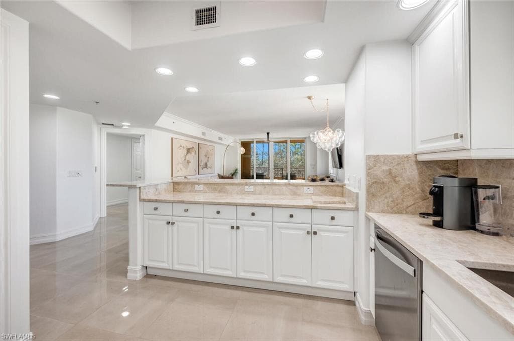 2738 Tiburon Blvd E B-305, Naples, FL 34109-10