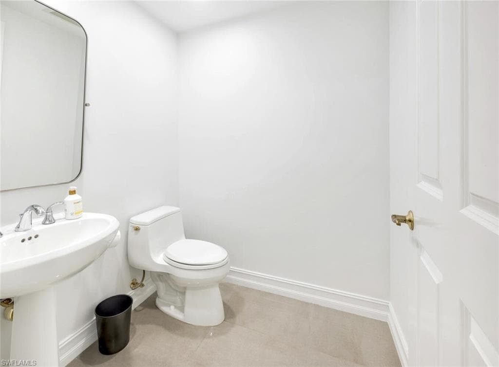 2738 Tiburon Blvd E B-305, Naples, FL 34109-18