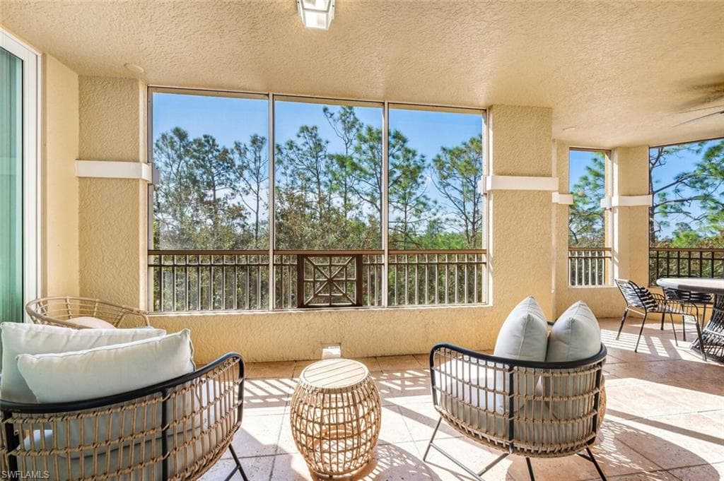 2738 Tiburon Blvd E B-305, Naples, FL 34109-20