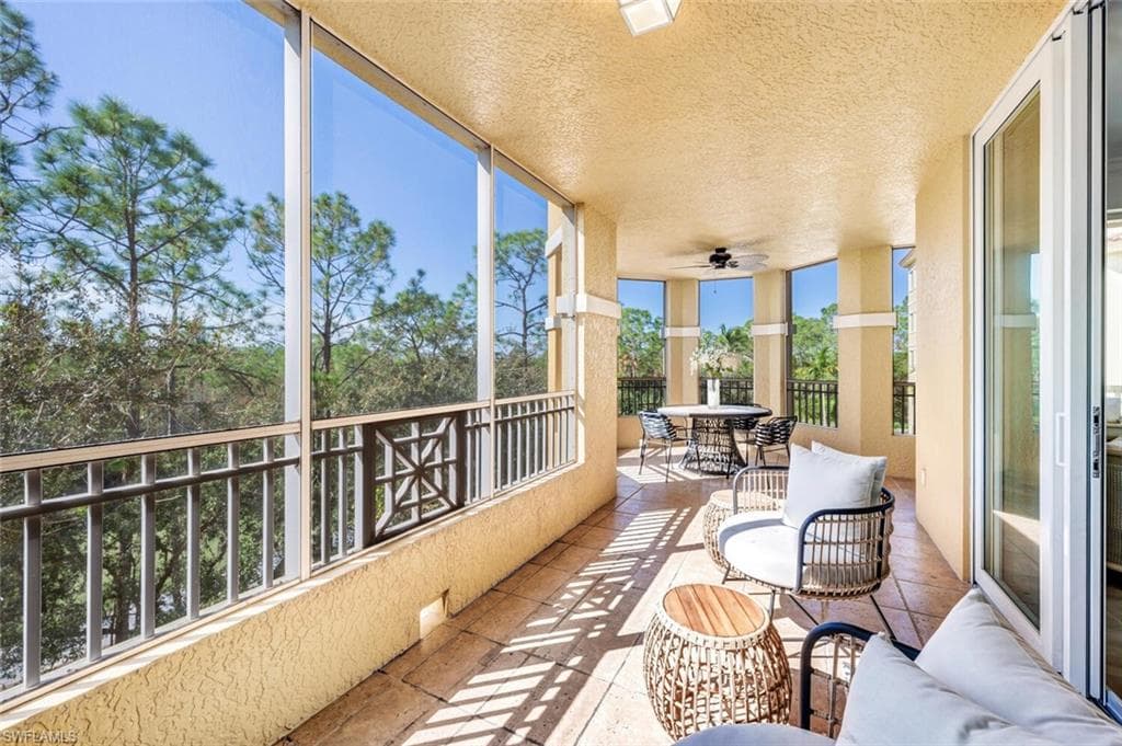2738 Tiburon Blvd E B-305, Naples, FL 34109-21