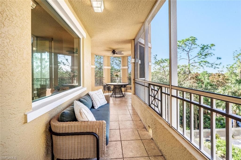 2738 Tiburon Blvd E B-305, Naples, FL 34109-23