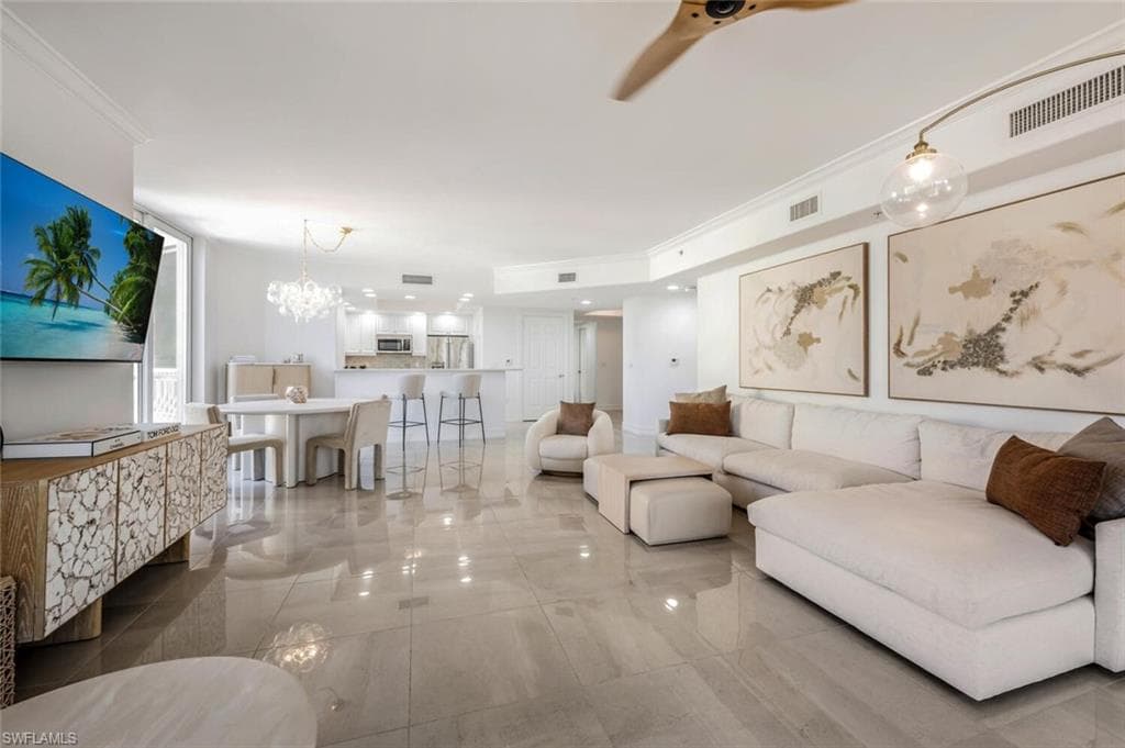 2738 Tiburon Blvd E B-305, Naples, FL 34109-1
