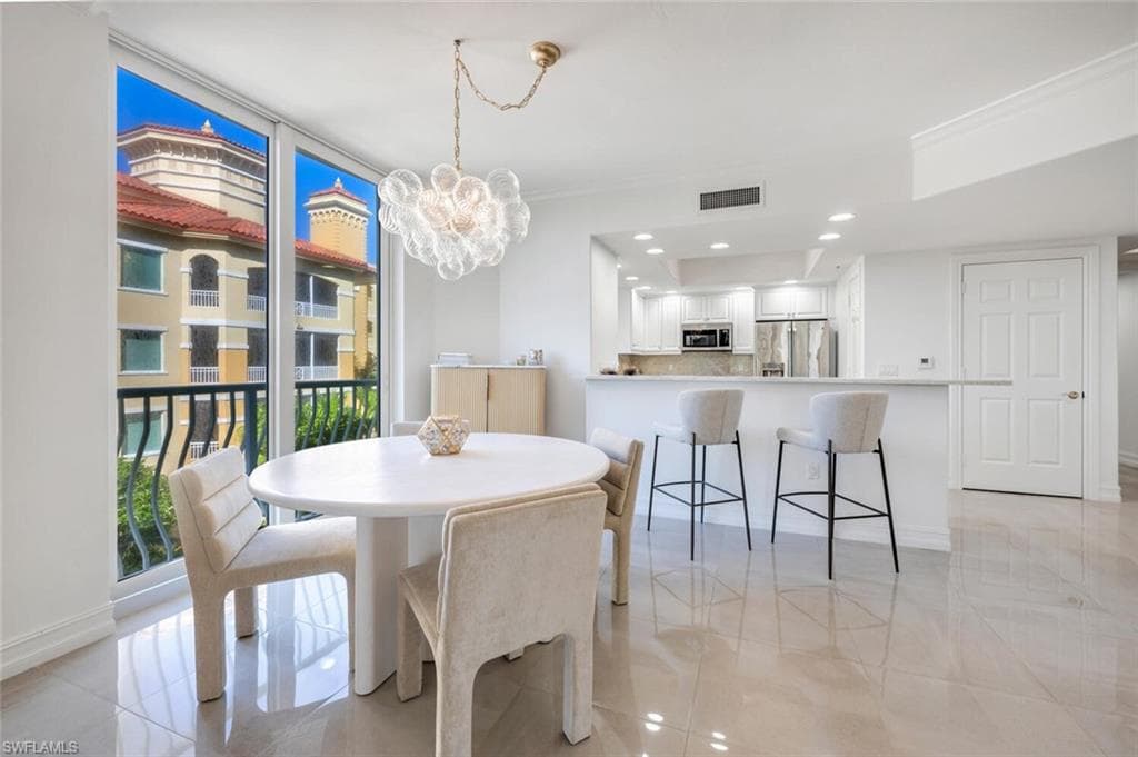 2738 Tiburon Blvd E B-305, Naples, FL 34109-7