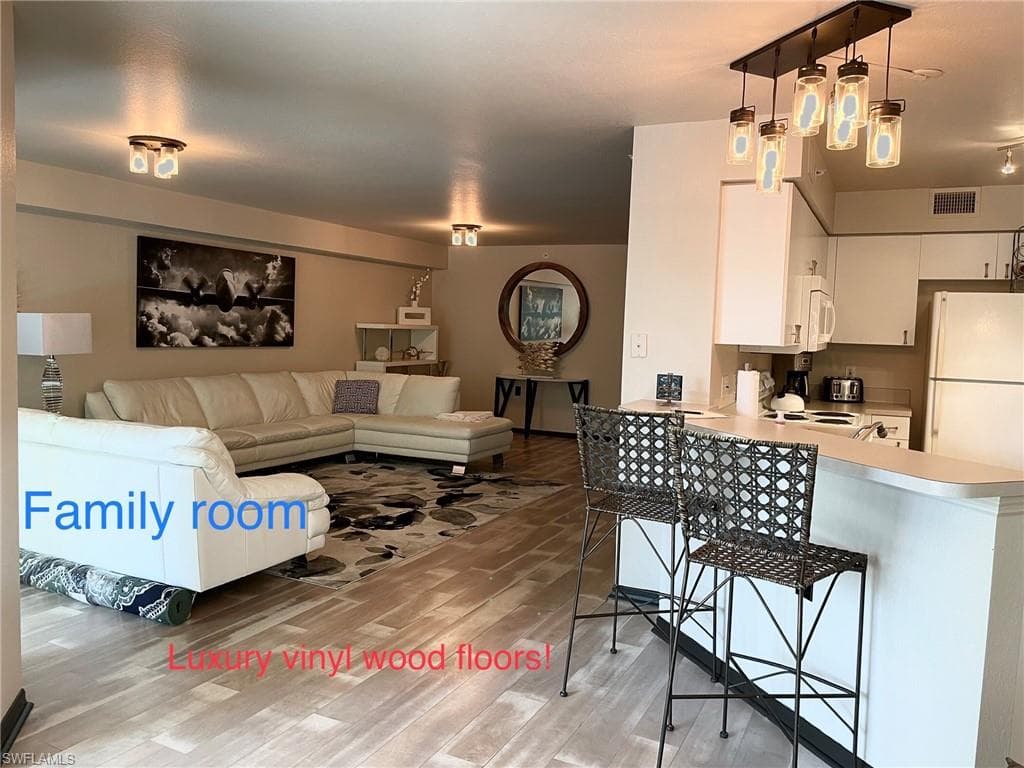 15475 Cedarwood Ln 8-202, Naples, FL 34110-13