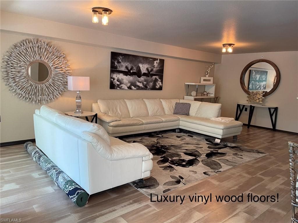 15475 Cedarwood Ln 8-202, Naples, FL 34110-3
