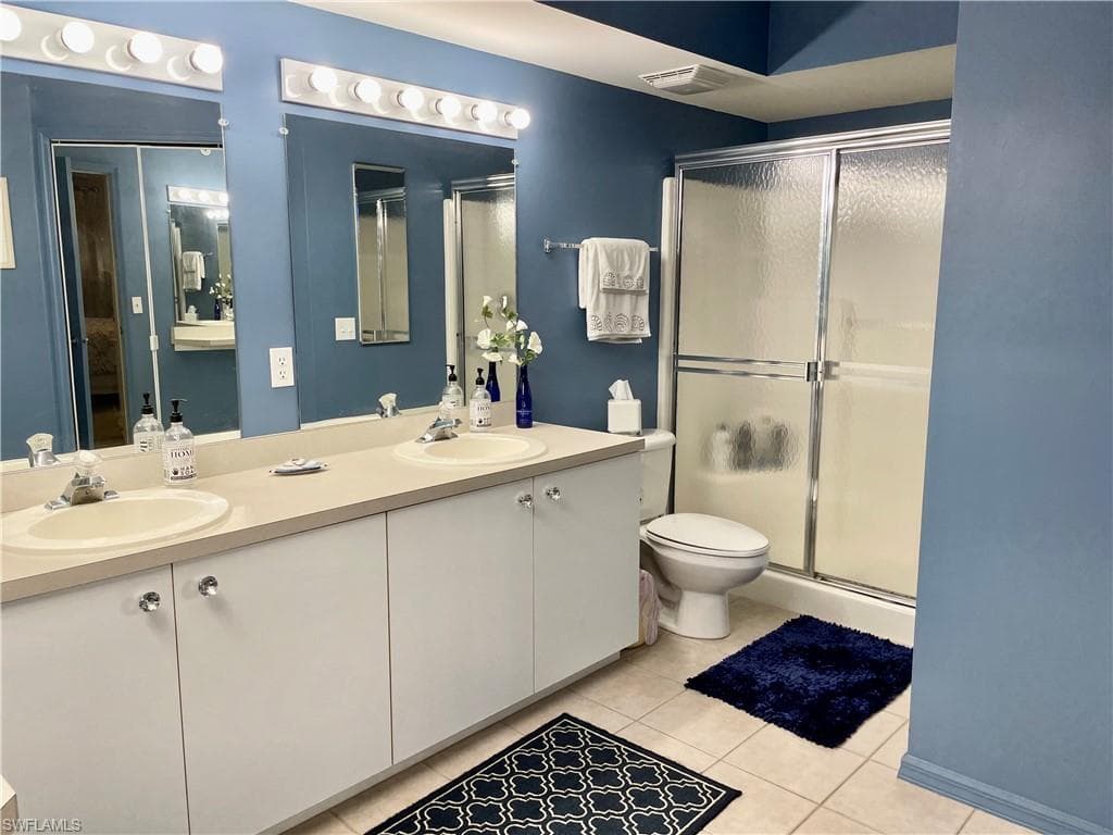 15475 Cedarwood Ln 8-202, Naples, FL 34110-8