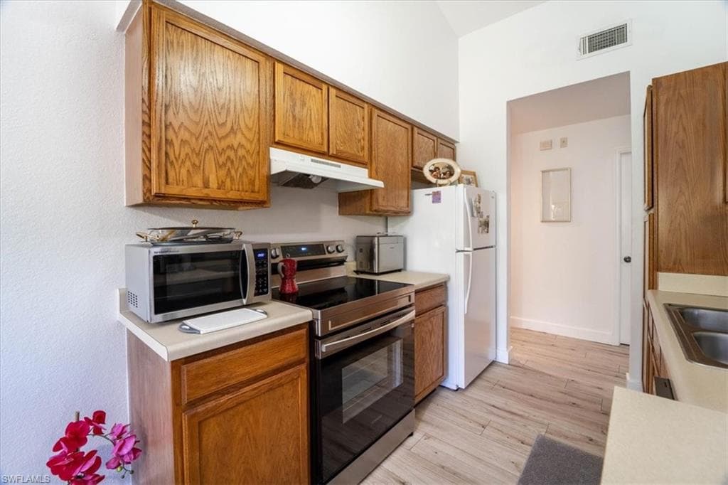 7925 Preserve Cir 333, Naples, FL 34119-4