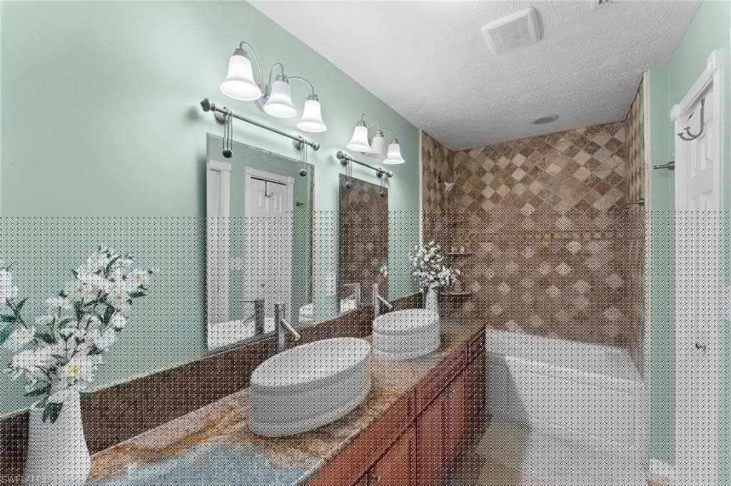 131 23rd Ter, Cape Coral, FL 33909-23