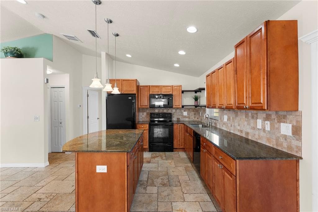 131 23rd Ter, Cape Coral, FL 33909-8