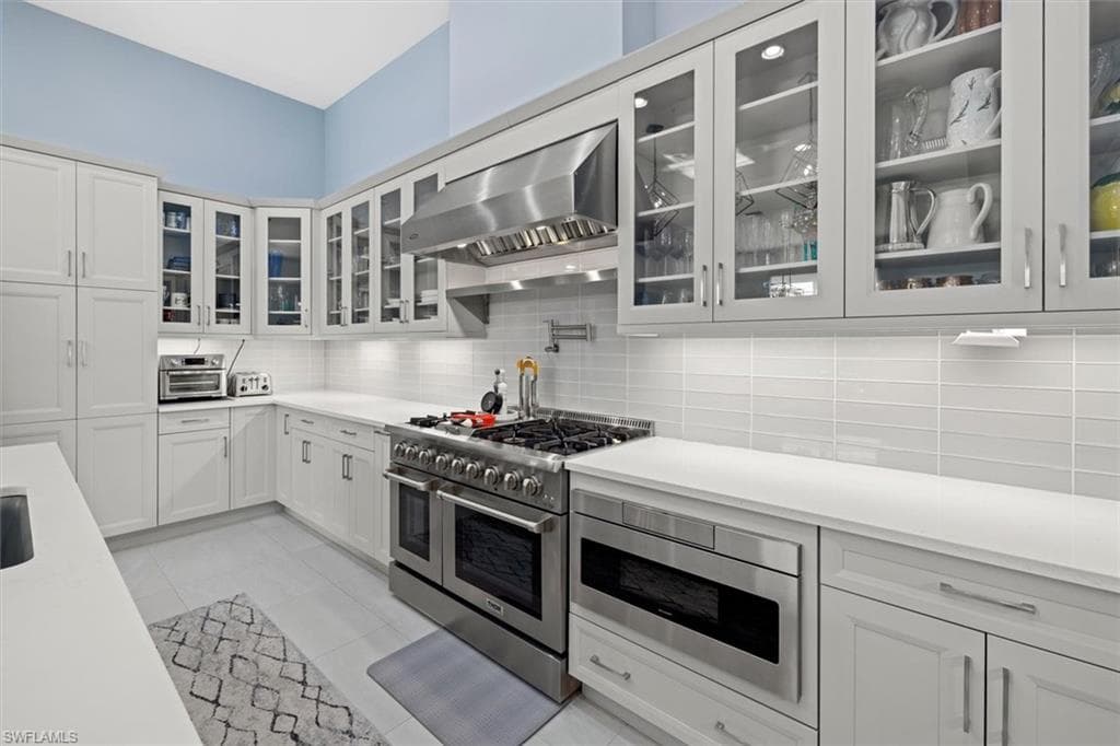 3184 Capistrano Ln, Naples, FL 34114-27