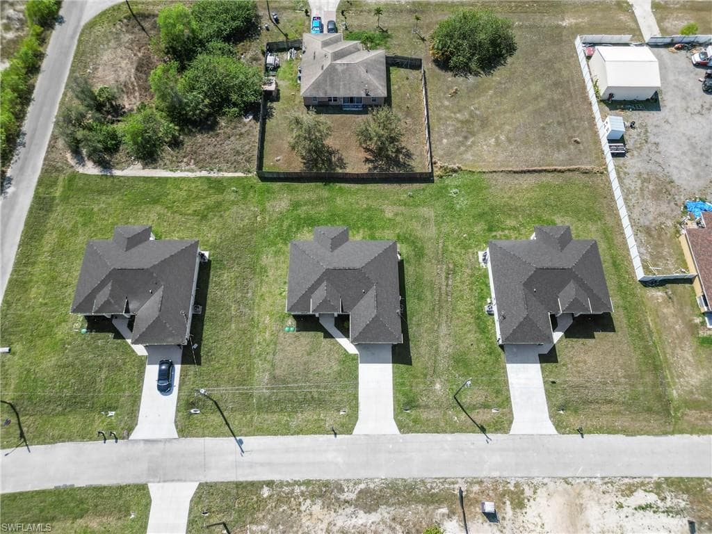 2005 Curry Ave N, Lehigh Acres, FL 33971-24
