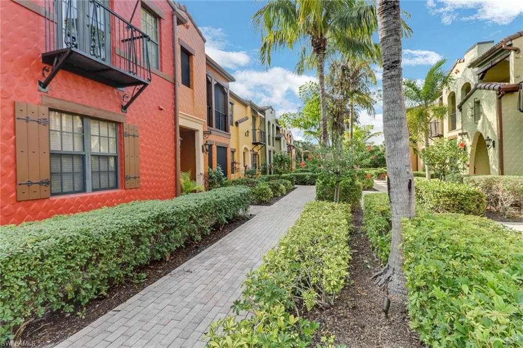 9163 Delano St 100-2, Naples, FL 34113-3
