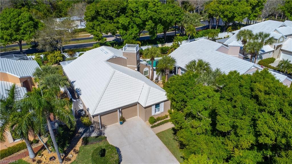 1242 Silverstrand Dr, Naples, FL 34110-4
