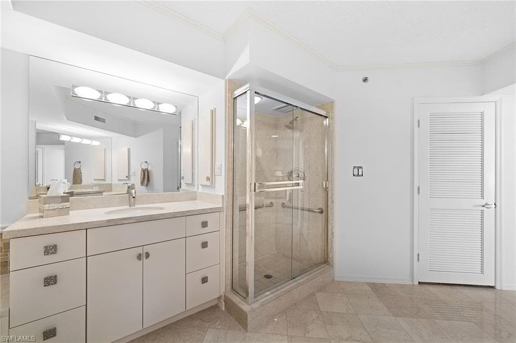 4251 Gulf Shore Blvd N 11b, Naples, FL 34103-18