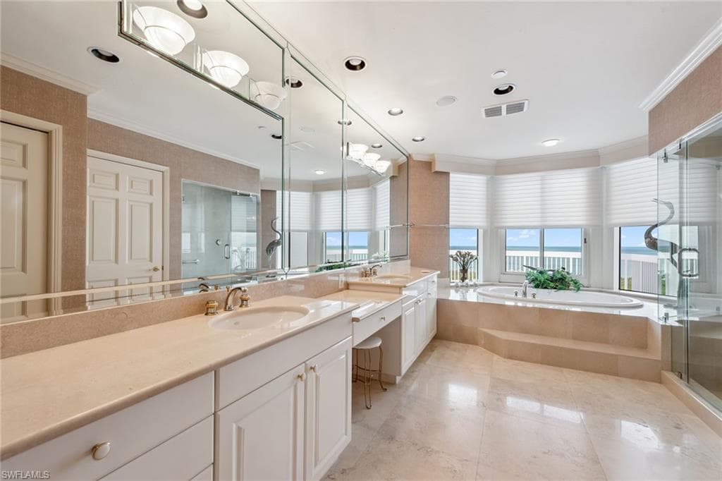7117 Pelican Bay Blvd Ph-17, Naples, FL 34108-13