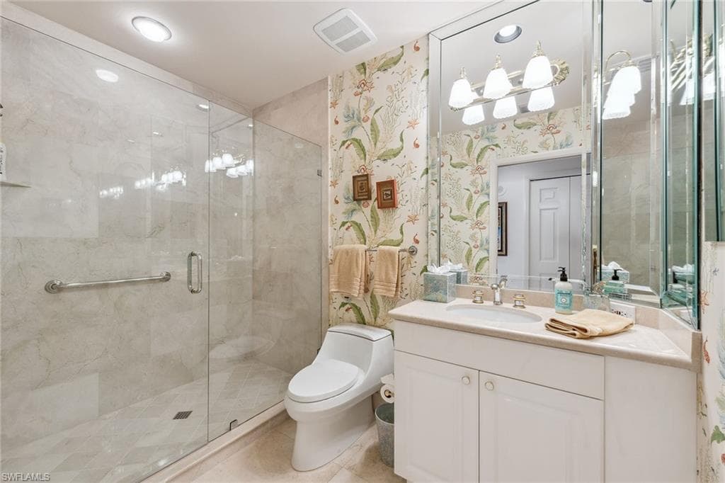 7117 Pelican Bay Blvd Ph-17, Naples, FL 34108-15