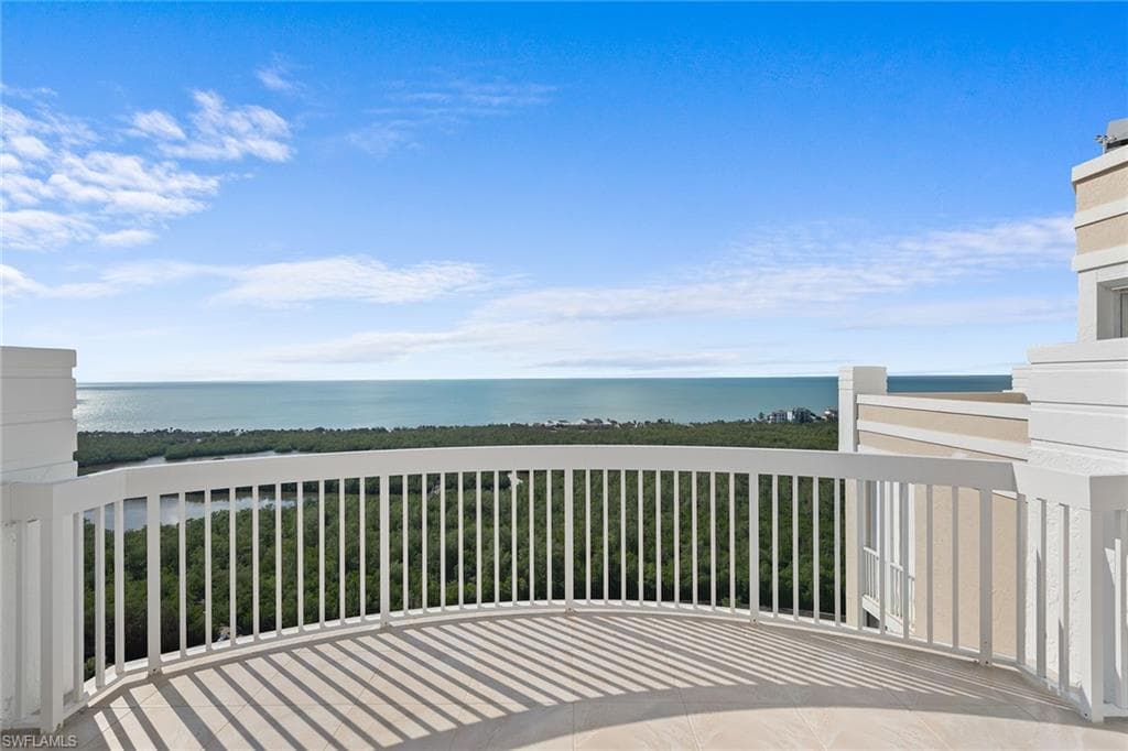 7117 Pelican Bay Blvd Ph-17, Naples, FL 34108-27