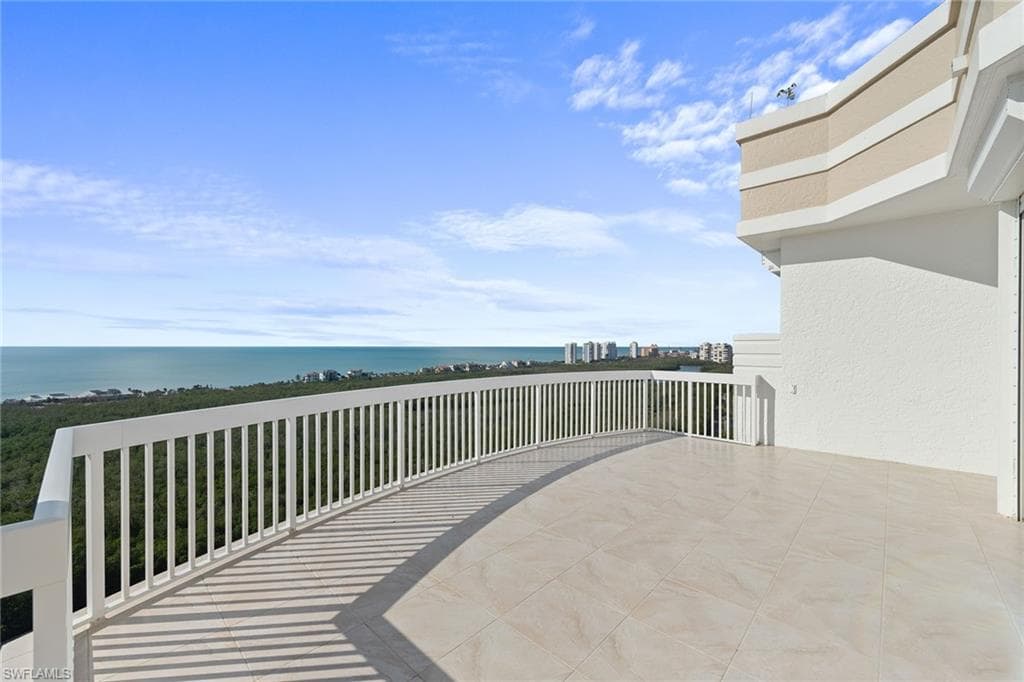 7117 Pelican Bay Blvd Ph-17, Naples, FL 34108-29