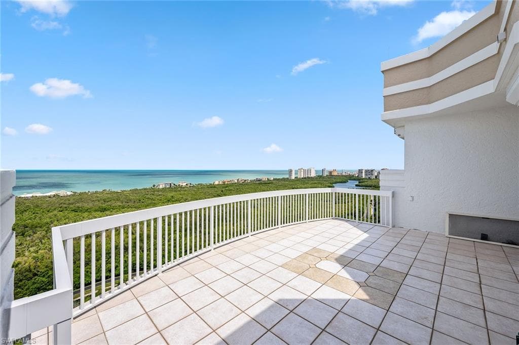 7117 Pelican Bay Blvd Ph-17, Naples, FL 34108-30