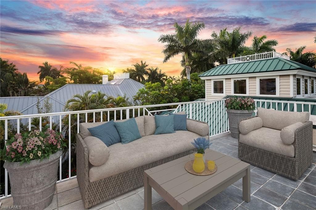 180 7th Ave S, Naples, FL 34102-11