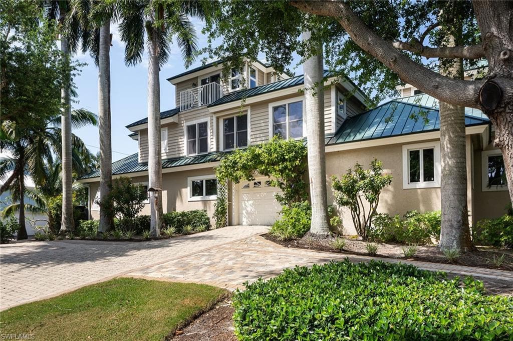 180 7th Ave S, Naples, FL 34102-13