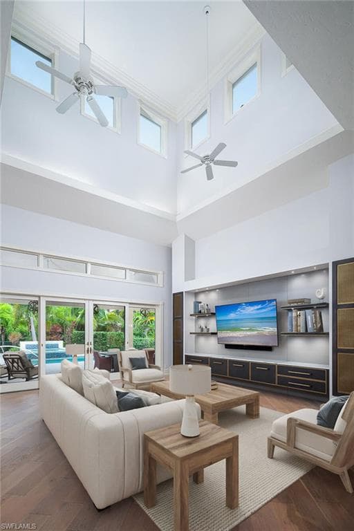 180 7th Ave S, Naples, FL 34102-15