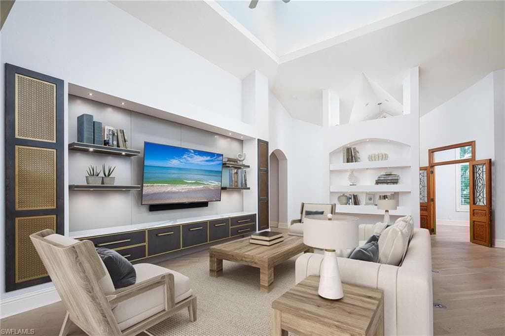 180 7th Ave S, Naples, FL 34102-17