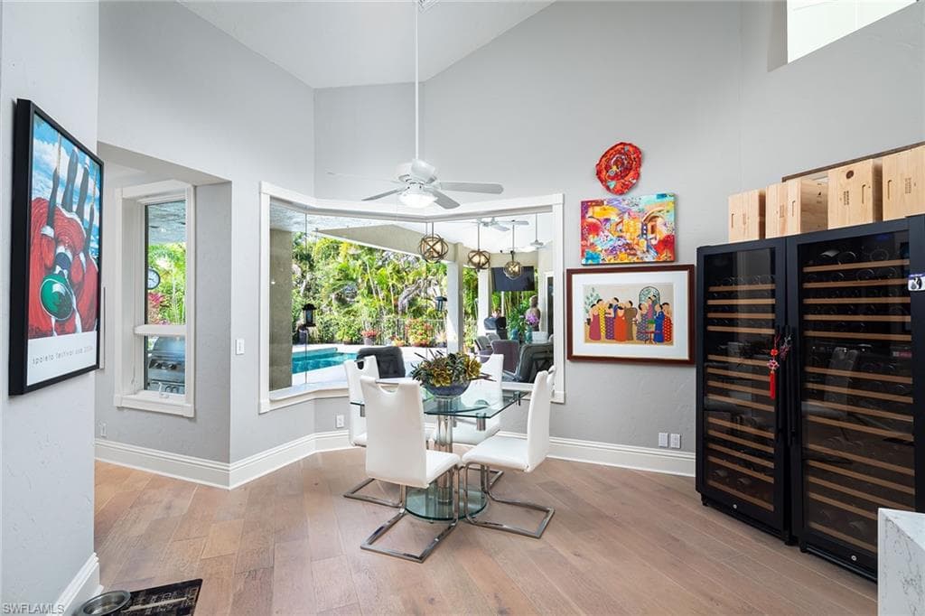 180 7th Ave S, Naples, FL 34102-22