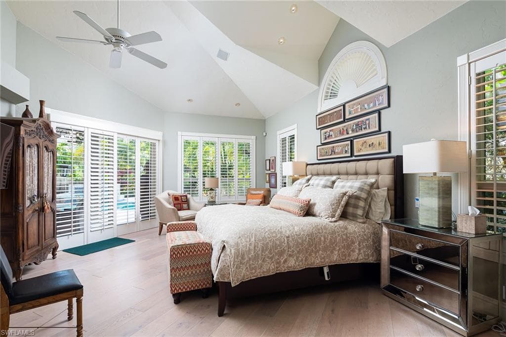 180 7th Ave S, Naples, FL 34102-24