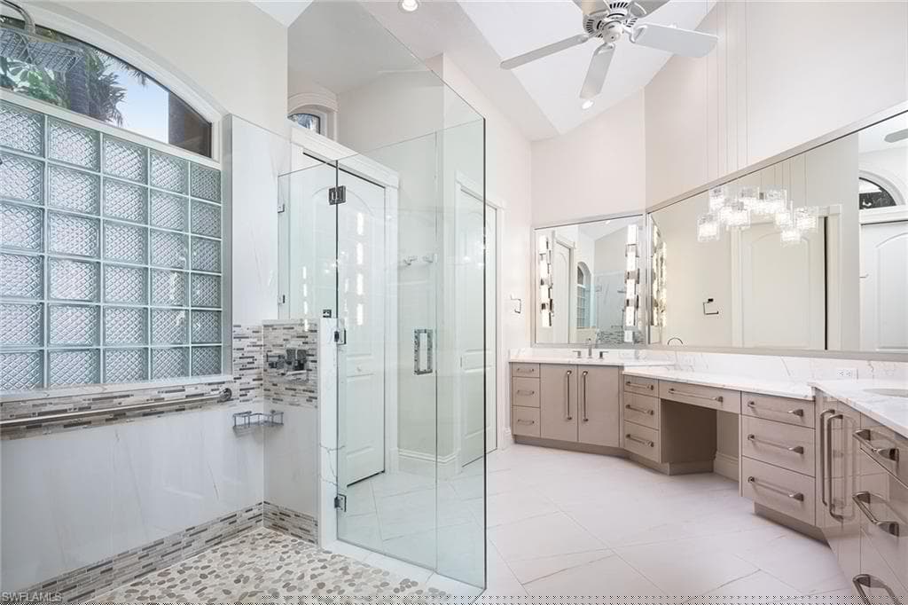 180 7th Ave S, Naples, FL 34102-25