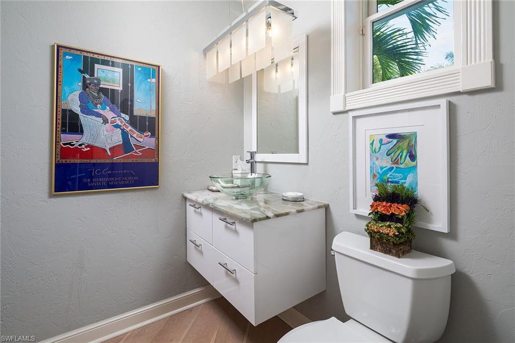 180 7th Ave S, Naples, FL 34102-28