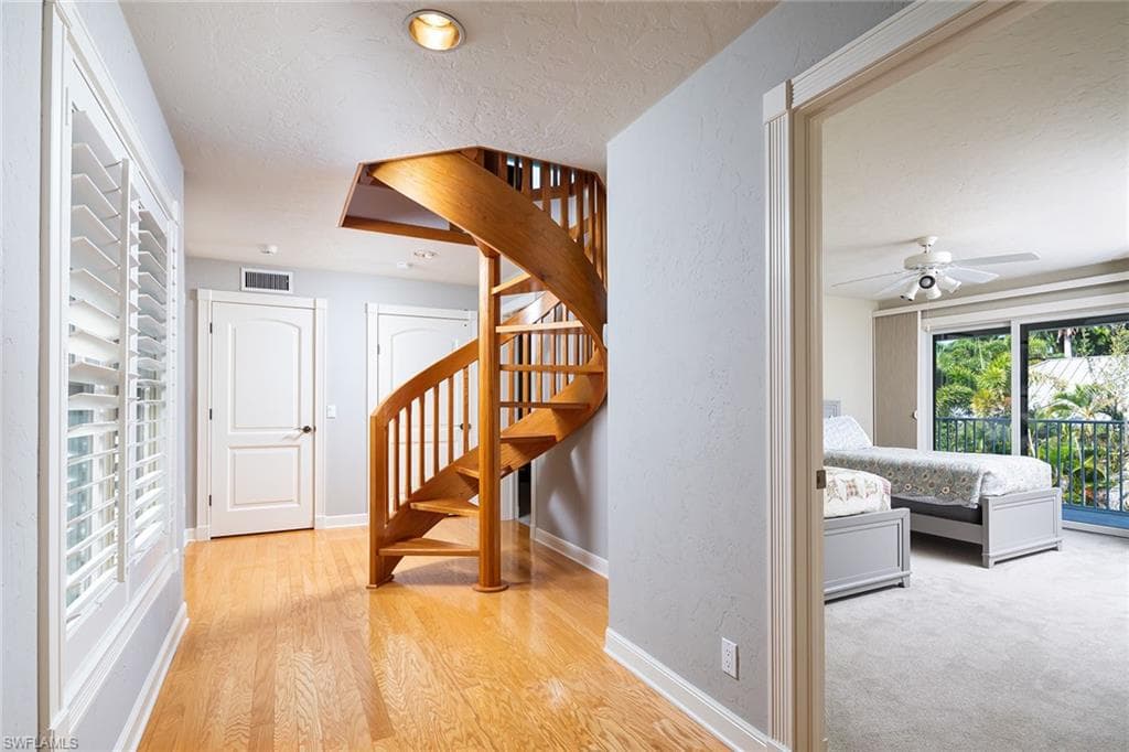 180 7th Ave S, Naples, FL 34102-29