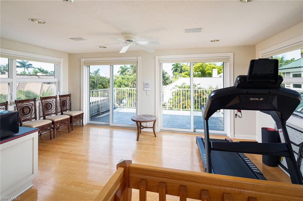180 7th Ave S, Naples, FL 34102-35