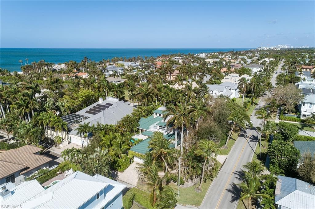 180 7th Ave S, Naples, FL 34102-46