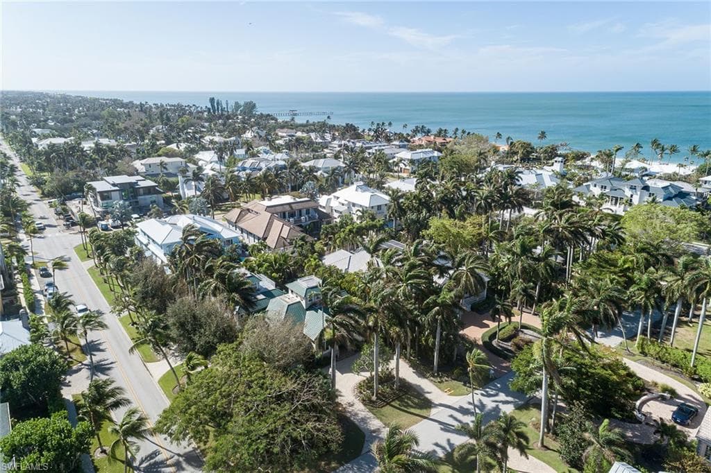 180 7th Ave S, Naples, FL 34102-47