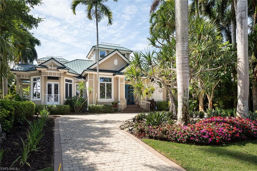 180 7th Ave S, Naples, FL 34102-49