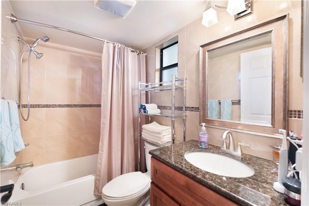 600 Neapolitan Way 216, Naples, FL 34103-13