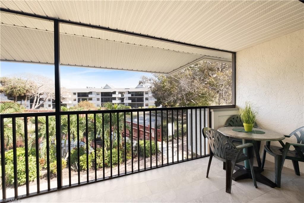 600 Neapolitan Way 216, Naples, FL 34103-14