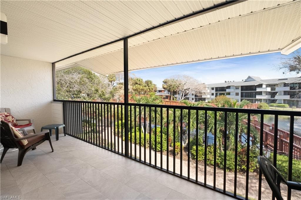 600 Neapolitan Way 216, Naples, FL 34103-15
