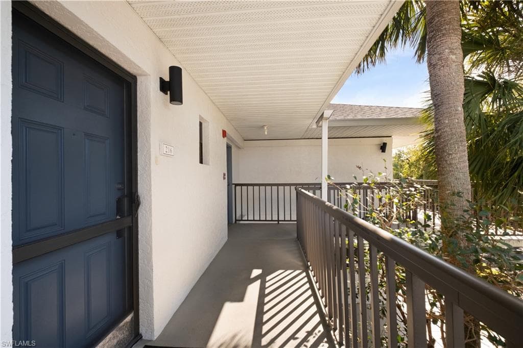 600 Neapolitan Way 216, Naples, FL 34103-17