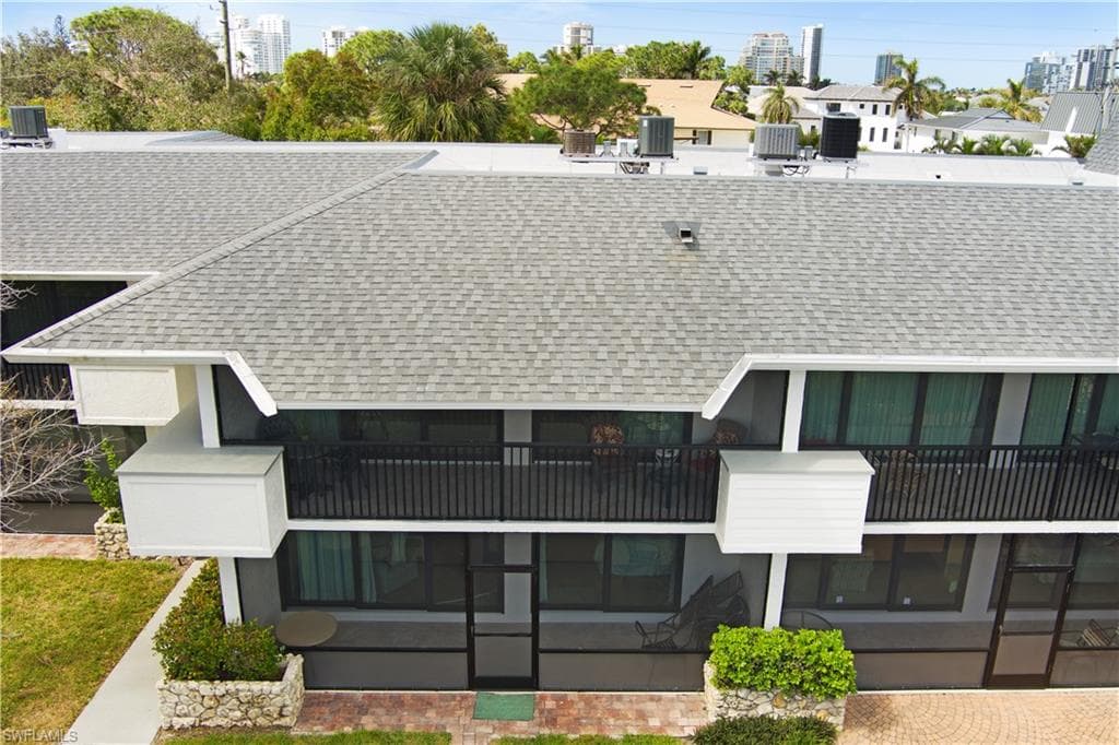 600 Neapolitan Way 216, Naples, FL 34103-19