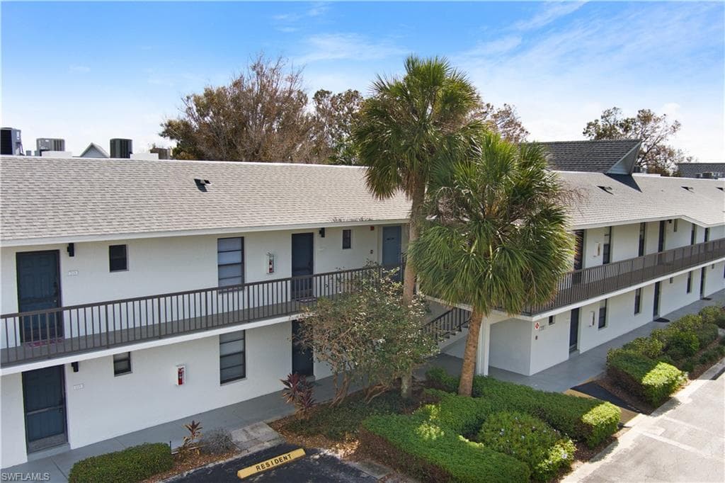 600 Neapolitan Way 216, Naples, FL 34103-20