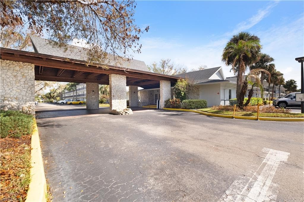 600 Neapolitan Way 216, Naples, FL 34103-28