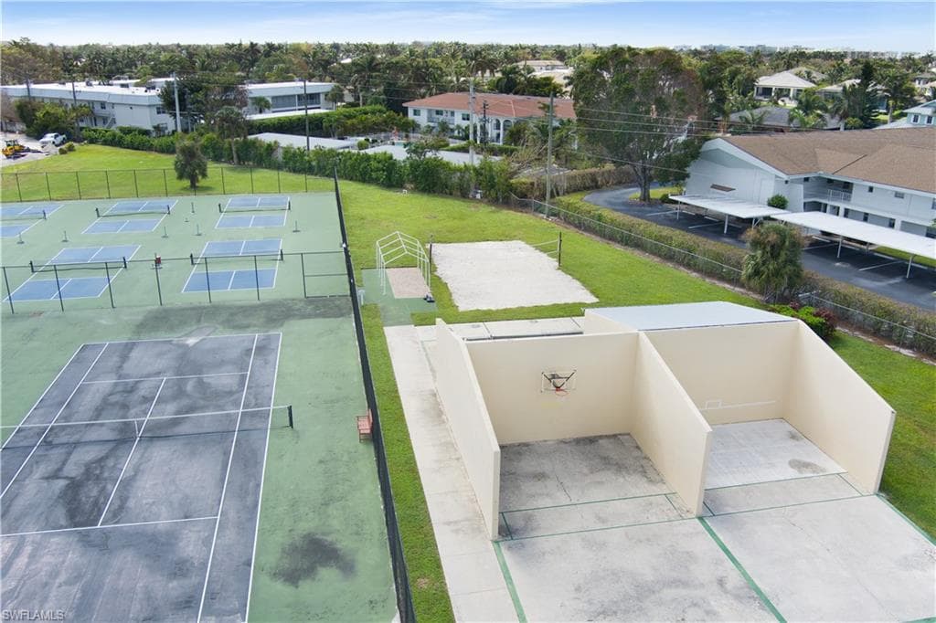 600 Neapolitan Way 216, Naples, FL 34103-35