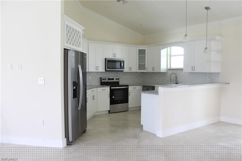 3309 10th St SW, Lehigh Acres, FL 33976-3