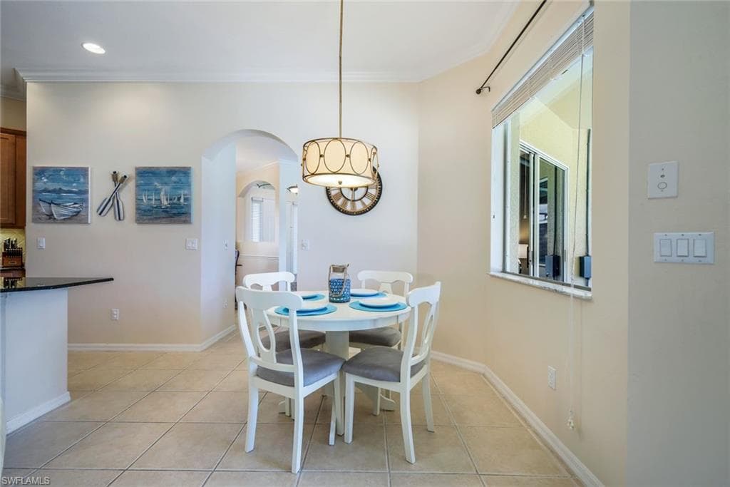 5014 Old Pond Dr, Naples, FL 34104-11