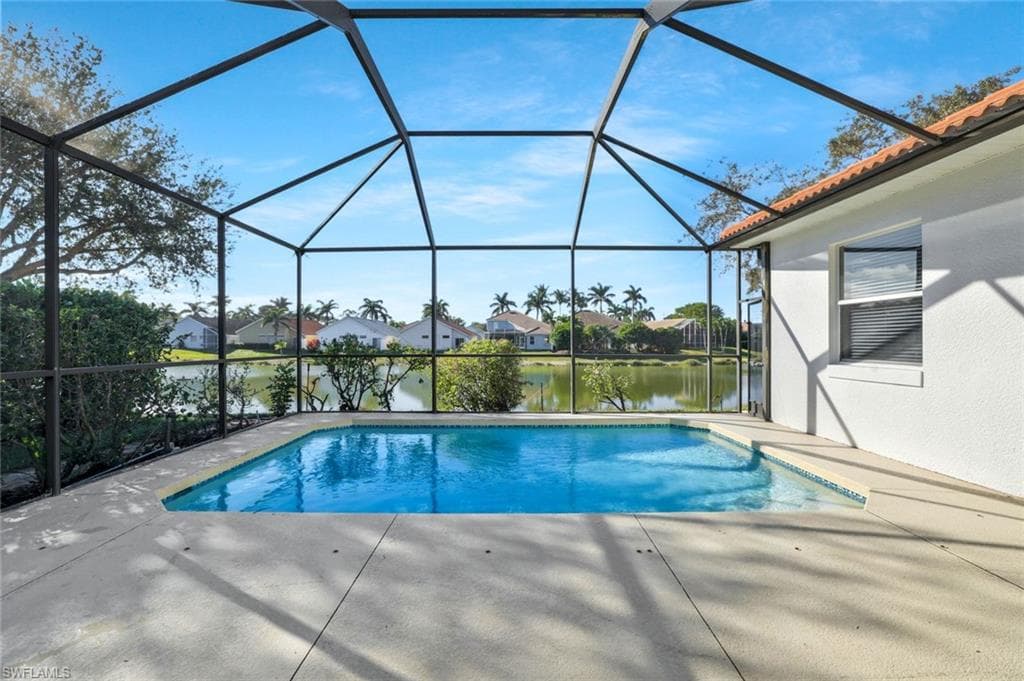5014 Old Pond Dr, Naples, FL 34104-1