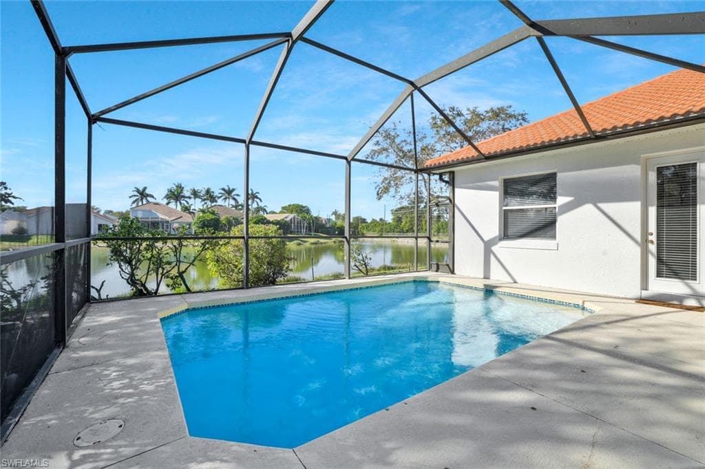 5014 Old Pond Dr, Naples, FL 34104-3