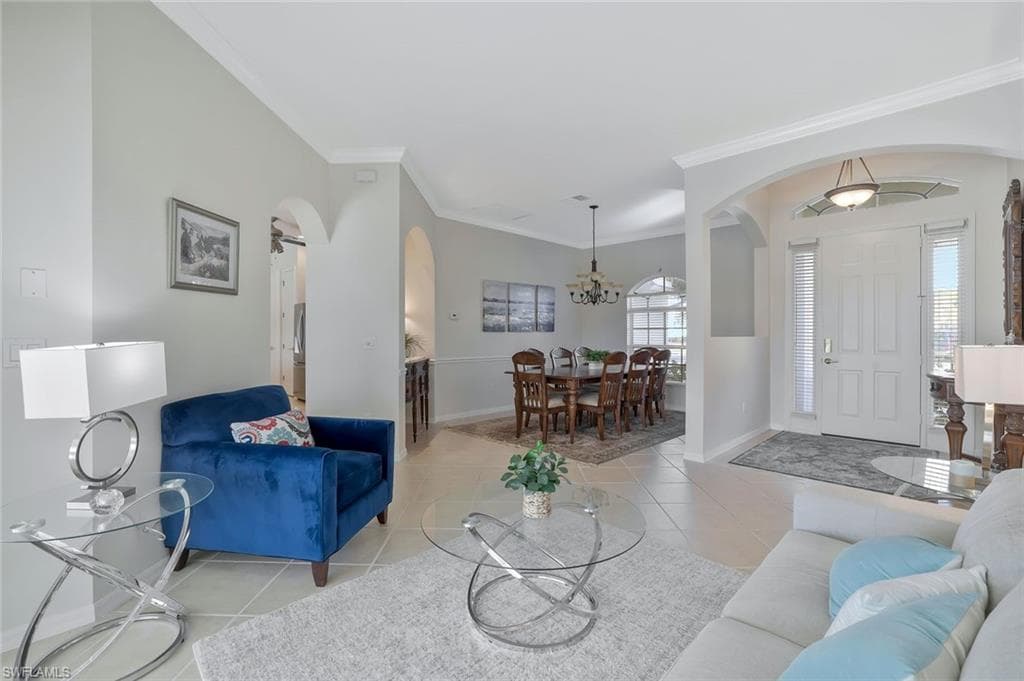 5014 Old Pond Dr, Naples, FL 34104-5