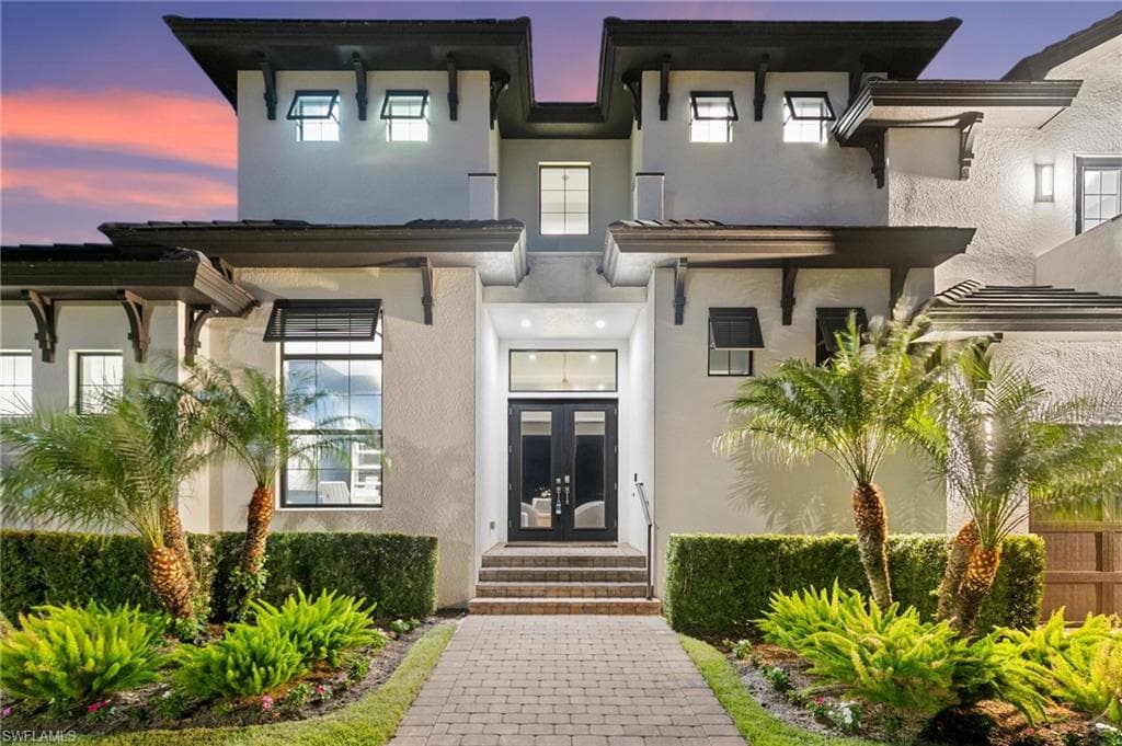 258 Capistrano Ct, Marco Island, FL 34145-4